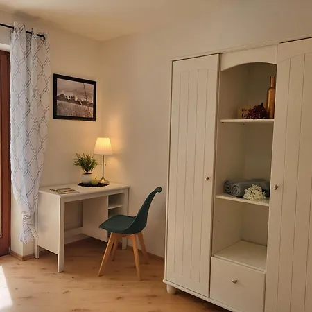 Apartment Idyllisches Mit Ausblick